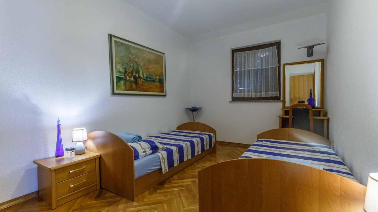 Apartman Mauro Malinska Exterior photo